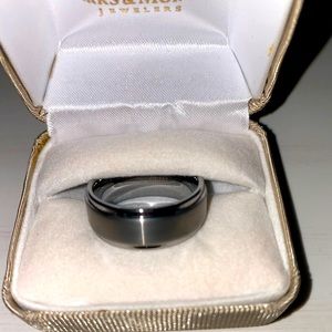 Men’s wedding band